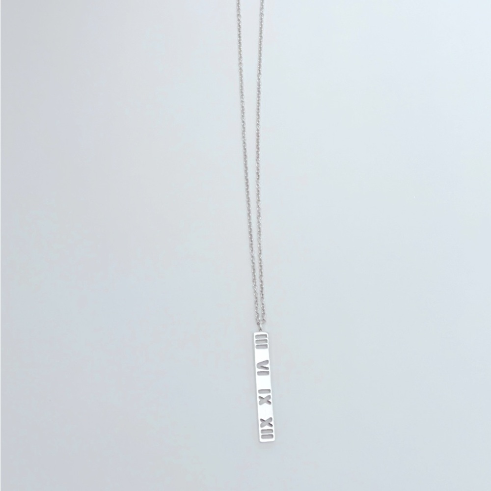 Tiffany & Co Atlas Sterling Silver Small Bar Pendant on 16” Silver Chain